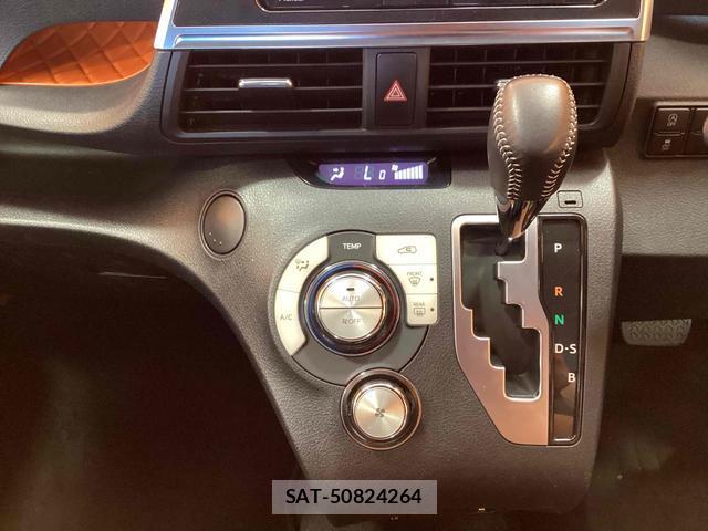 Toyota SIENTA 2016-08 8220257-6