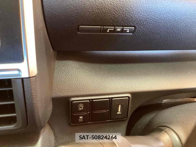 Toyota SIENTA 2016-08 8220257-9