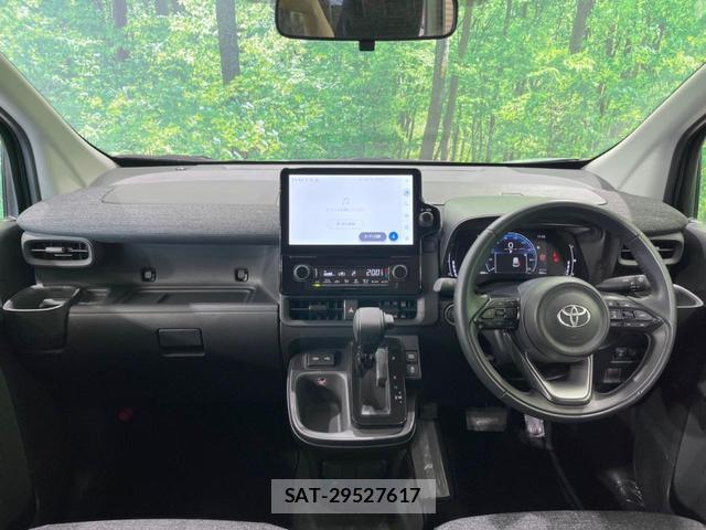 Toyota SIENTA 2023-12 8220330-1