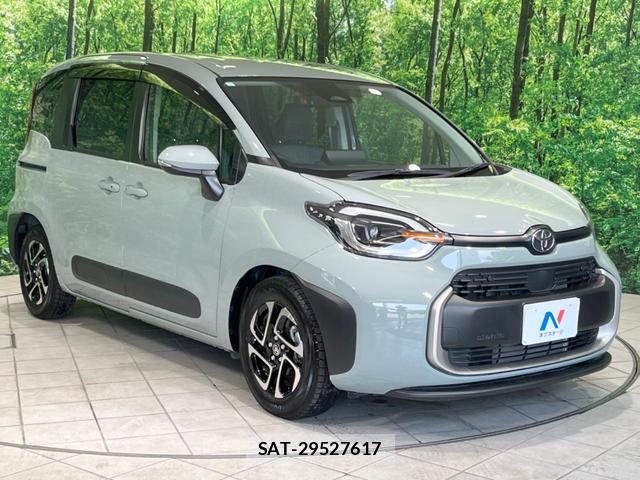 Toyota SIENTA 2023-12 8220330-16