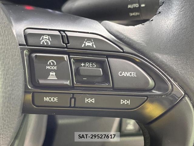 Toyota SIENTA 2023-12 8220330-5
