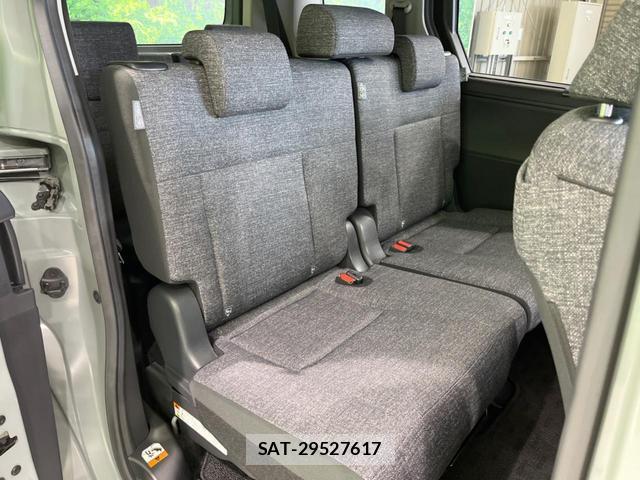 Toyota SIENTA 2023-12 8220330-8