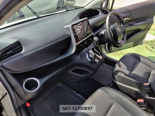 Toyota SIENTA 2022-03 8220522-12