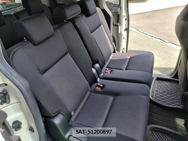 Toyota SIENTA 2022-03 8220522-13