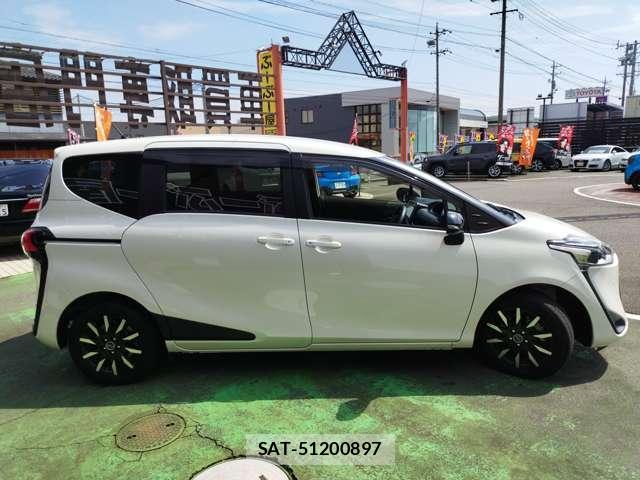Toyota SIENTA 2022-03 8220522-4