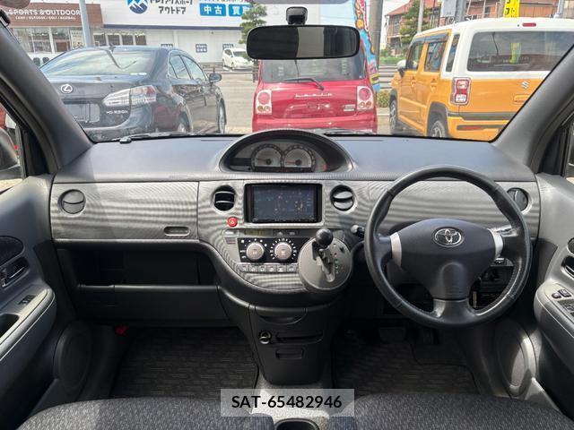 Toyota SIENTA 2012-10 8220699-4