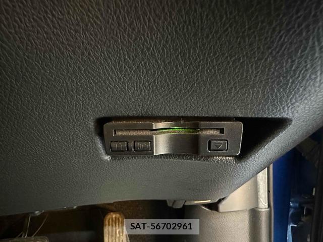 Toyota SIENTA 2020-03 8221038-3