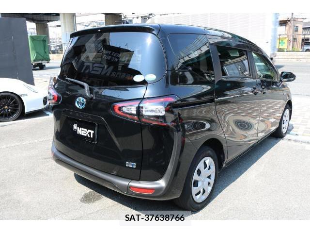Toyota SIENTA 2017-07 8221207-1