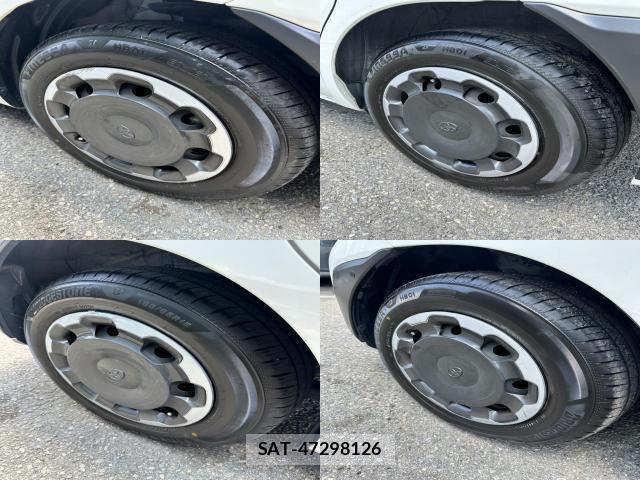 Toyota SIENTA 2022-11 8221701-4