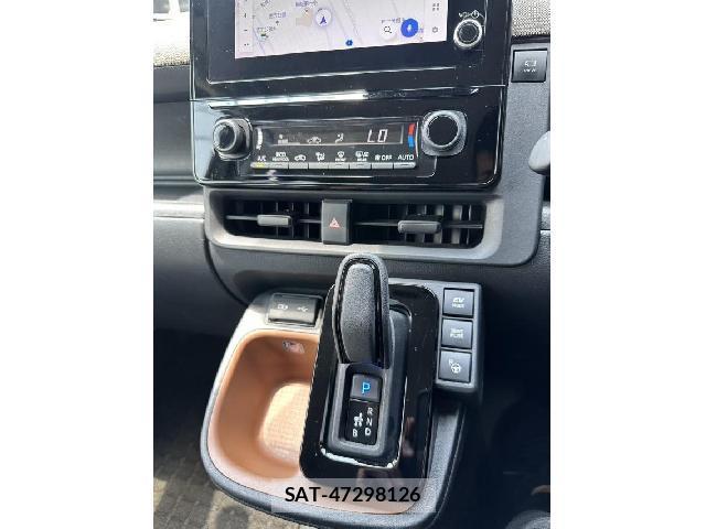 Toyota SIENTA 2022-11 8221701-8