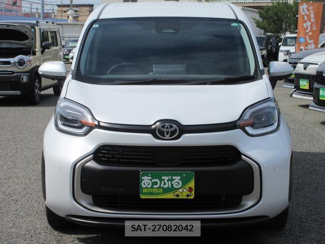 Toyota SIENTA 2024-08 8221740-1
