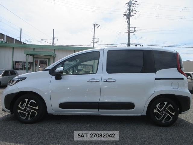 Toyota SIENTA 2024-08 8221740-4