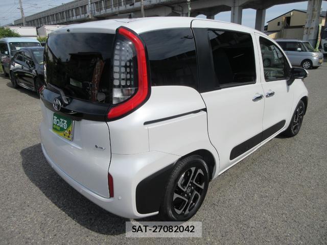 Toyota SIENTA 2024-08 8221740-7