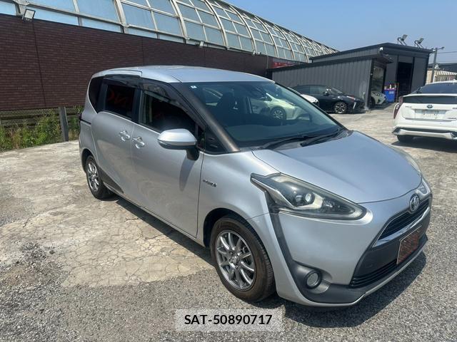 Toyota SIENTA 2016-12 8221949-13