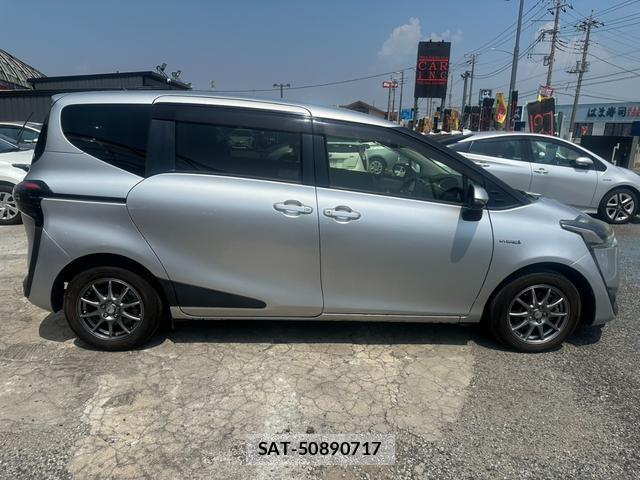 Toyota SIENTA 2016-12 8221949-14
