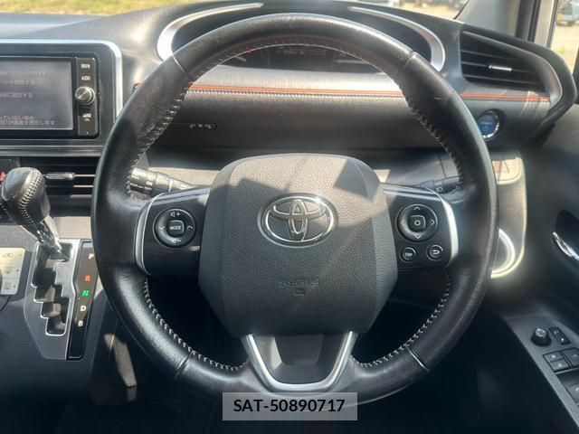 Toyota SIENTA 2016-12 8221949-3