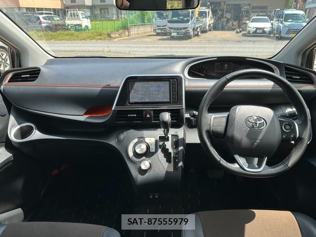 Toyota SIENTA 2018-09 8221955-1