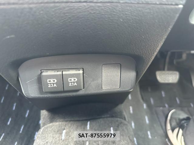 Toyota SIENTA 2018-09 8221955-7