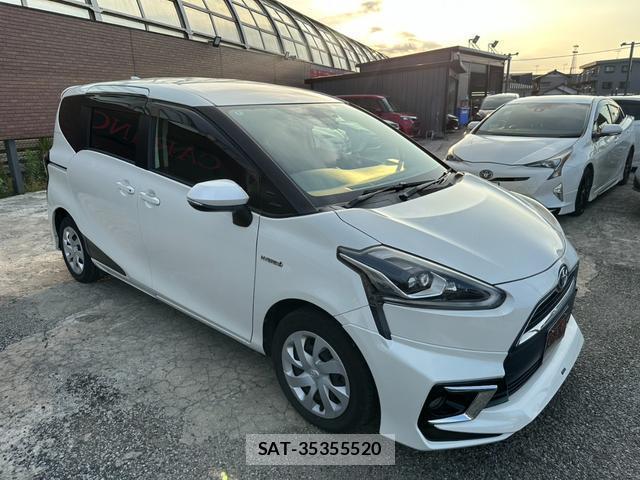 Toyota SIENTA 2016-04 8221956-14