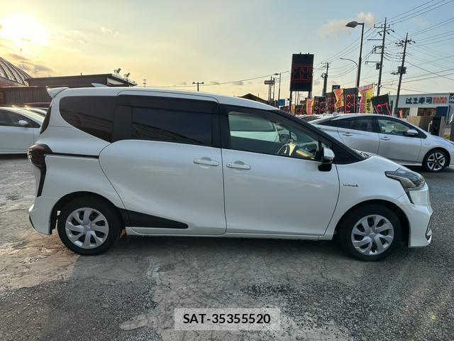Toyota SIENTA 2016-04 8221956-15