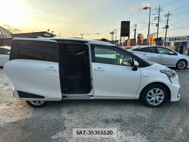 Toyota SIENTA 2016-04 8221956-16