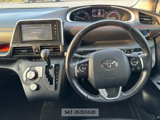 Toyota SIENTA 2016-04 8221956-2