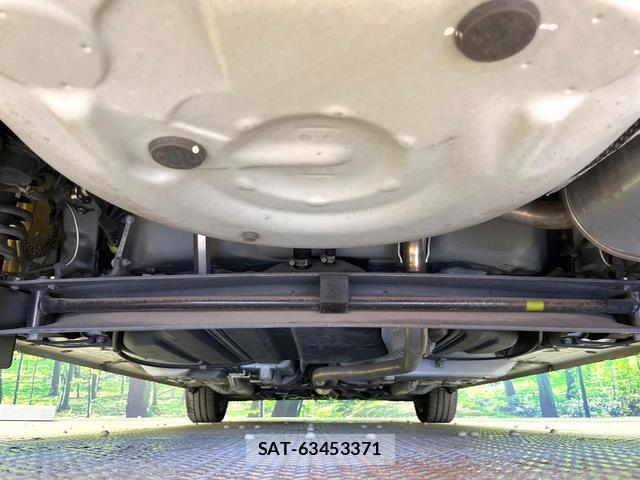 Toyota SIENTA 2019-02 8222040-18