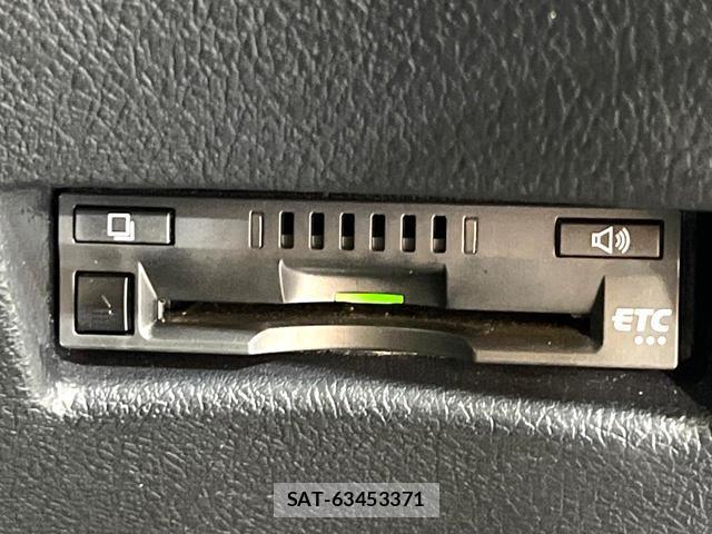 Toyota SIENTA 2019-02 8222040-5