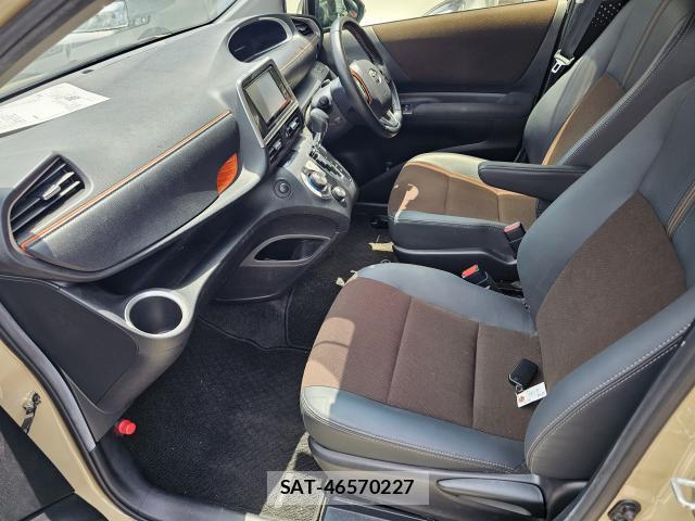 Toyota SIENTA 2021-08 8222283-4
