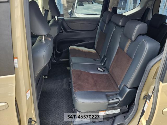 Toyota SIENTA 2021-08 8222283-5