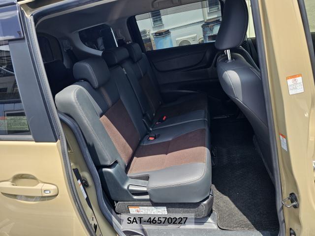 Toyota SIENTA 2021-08 8222283-6
