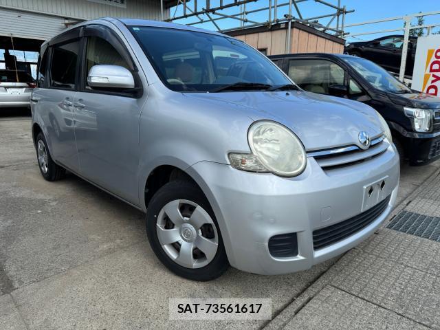 Toyota SIENTA 2013-06 8222460-1
