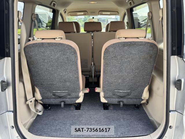 Toyota SIENTA 2013-06 8222460-14
