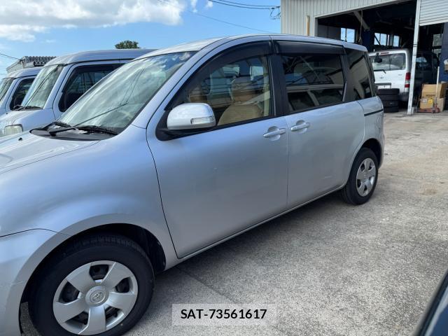 Toyota SIENTA 2013-06 8222460-3