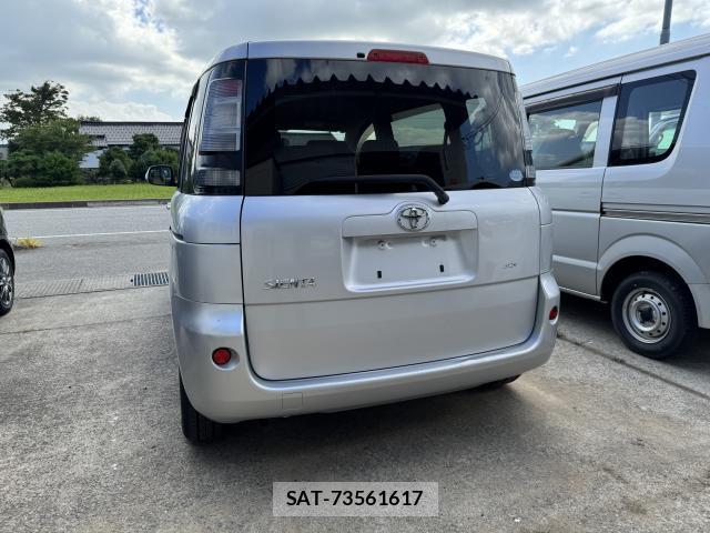 Toyota SIENTA 2013-06 8222460-5