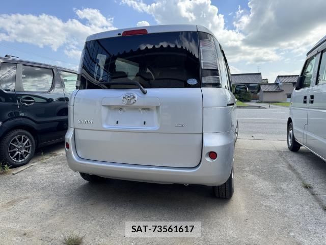 Toyota SIENTA 2013-06 8222460-6