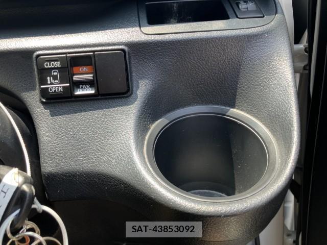 Toyota SIENTA 2019-07 8222792-12