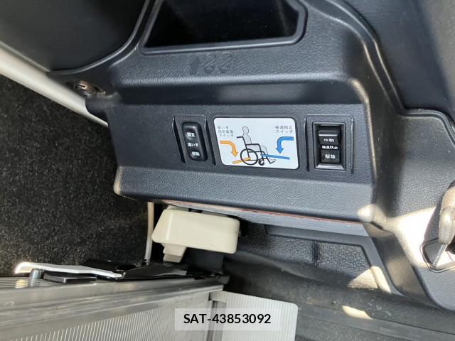 Toyota SIENTA 2019-07 8222792-8