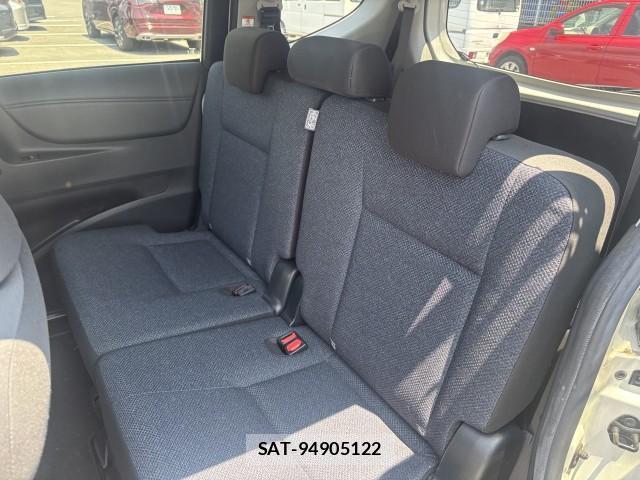 Toyota SIENTA 2017-02 8222797-2
