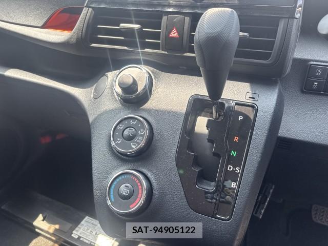 Toyota SIENTA 2017-02 8222797-9