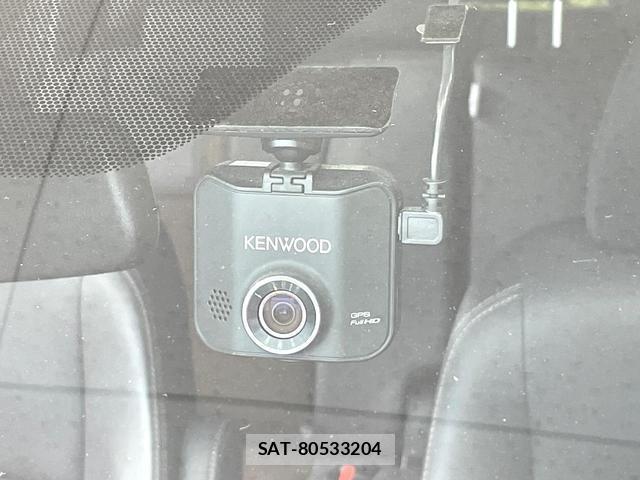 Toyota SIENTA 2018-09 8223273-5