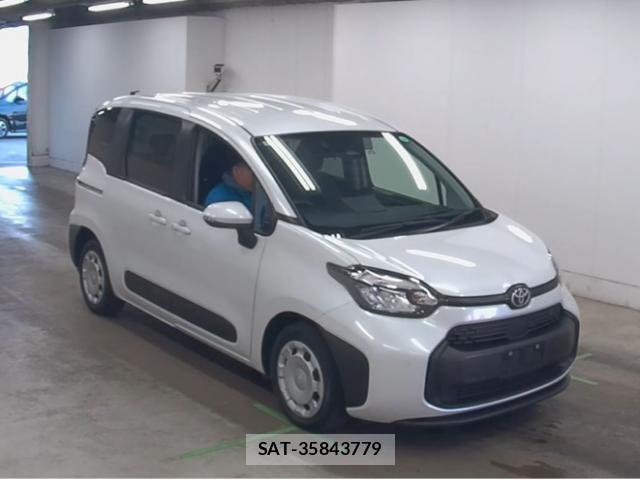Toyota SIENTA 2024-08 8223666-0