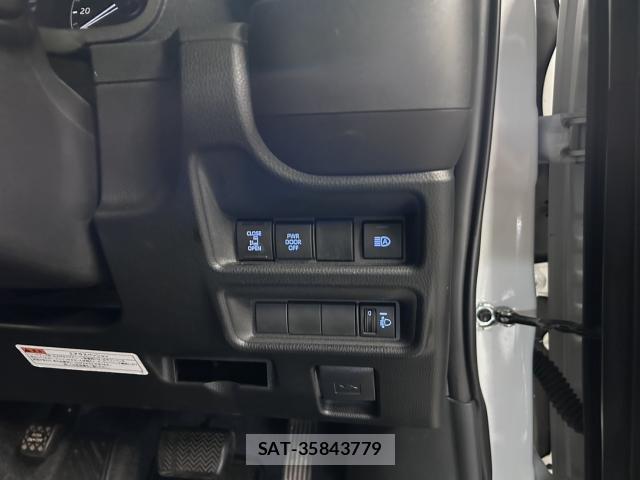 Toyota SIENTA 2024-08 8223666-13