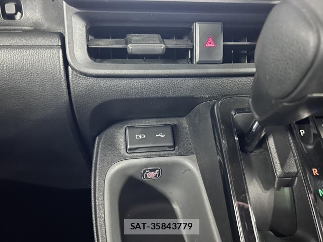 Toyota SIENTA 2024-08 8223666-14