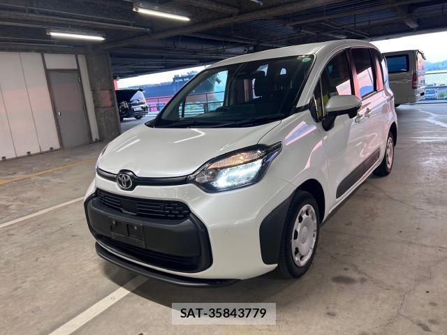 Toyota SIENTA 2024-08 8223666-7