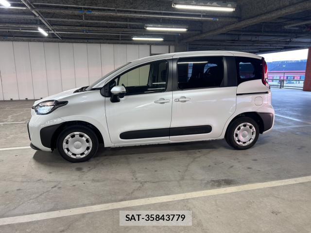 Toyota SIENTA 2024-08 8223666-8
