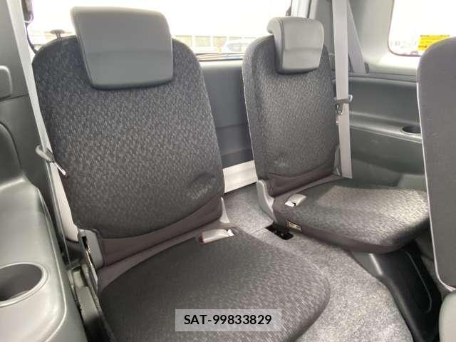 Toyota SIENTA 2014-03 8223913-13