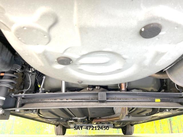 Toyota SIENTA 2019-07 8223968-18
