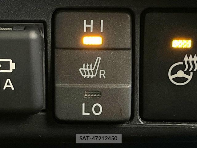 Toyota SIENTA 2019-07 8223968-5