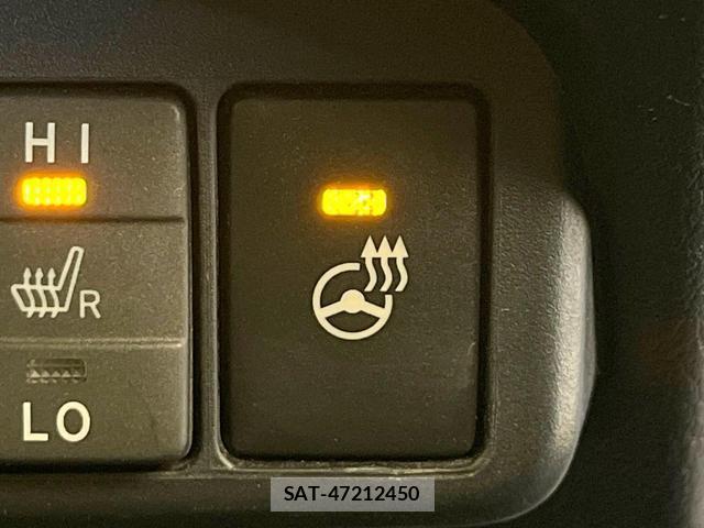 Toyota SIENTA 2019-07 8223968-6